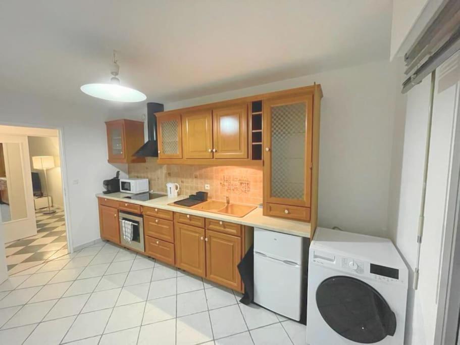 Appartamento 9 Min From Chateau De Vincennes - Paris & Disney Saint-Maurice  Esterno foto