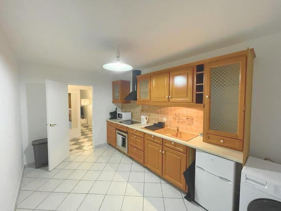 Appartamento 9 Min From Chateau De Vincennes - Paris & Disney Saint-Maurice  Esterno foto