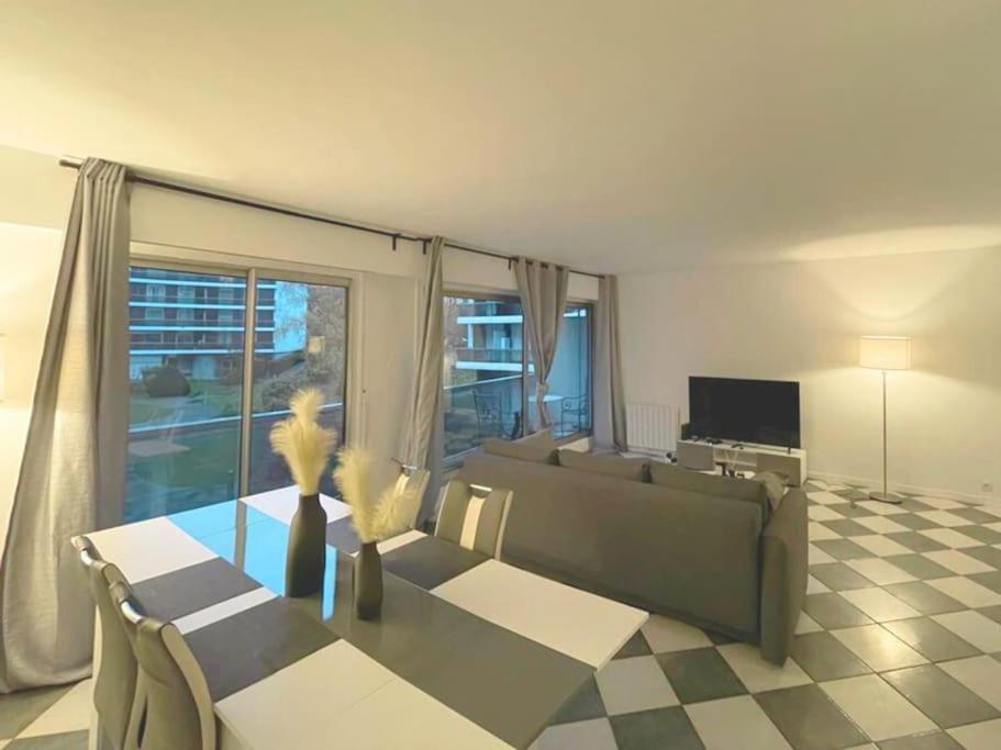 Appartamento 9 Min From Chateau De Vincennes - Paris & Disney Saint-Maurice  Esterno foto